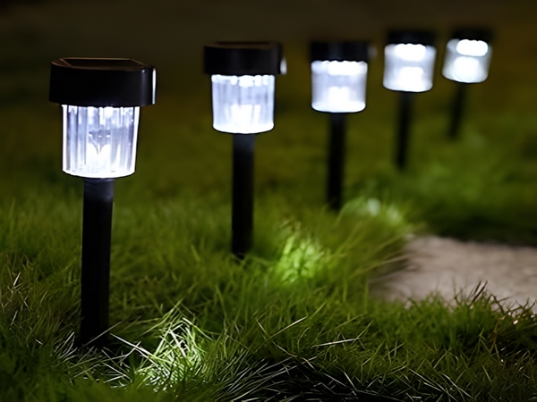 Consider Various Factors from Multiple Angles When Choosing Solar Garden Lights